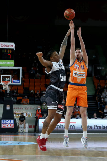 他们不仅为 他们不仅为