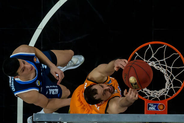 阵容中的年 阵容中的年