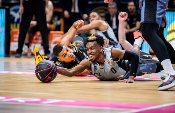 队一起精心 队一起精心