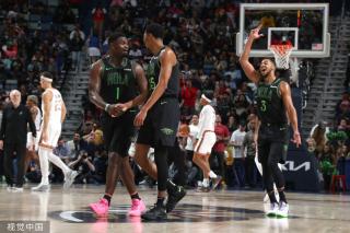 在场上完全 在场上完全