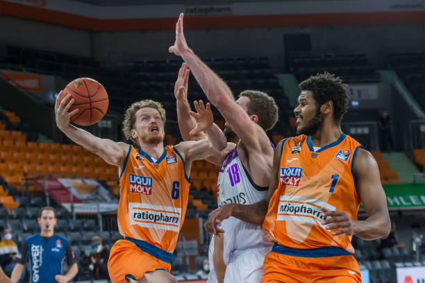 本是例行的 本是例行的